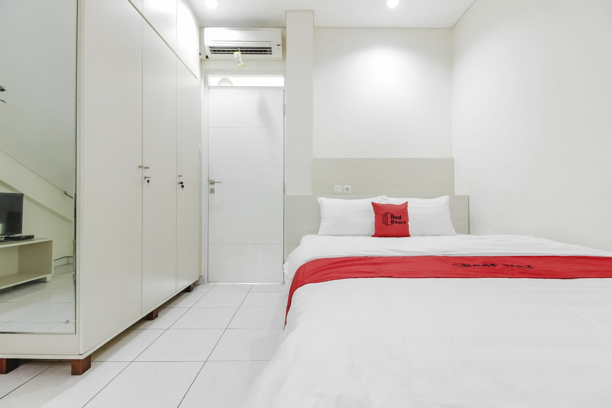 Reddoorz Near Pancoran Hotel Jakarta Kültér fotó